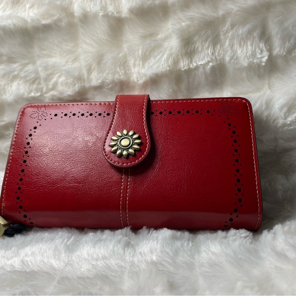 Red Leather Women's Wallet by Lavemi, Excellent Condition, - Picture 1 of 8